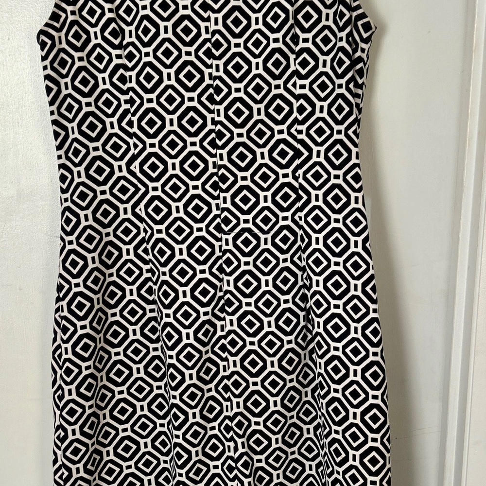 Connected Apparel Black and White Geometric Midi Dress